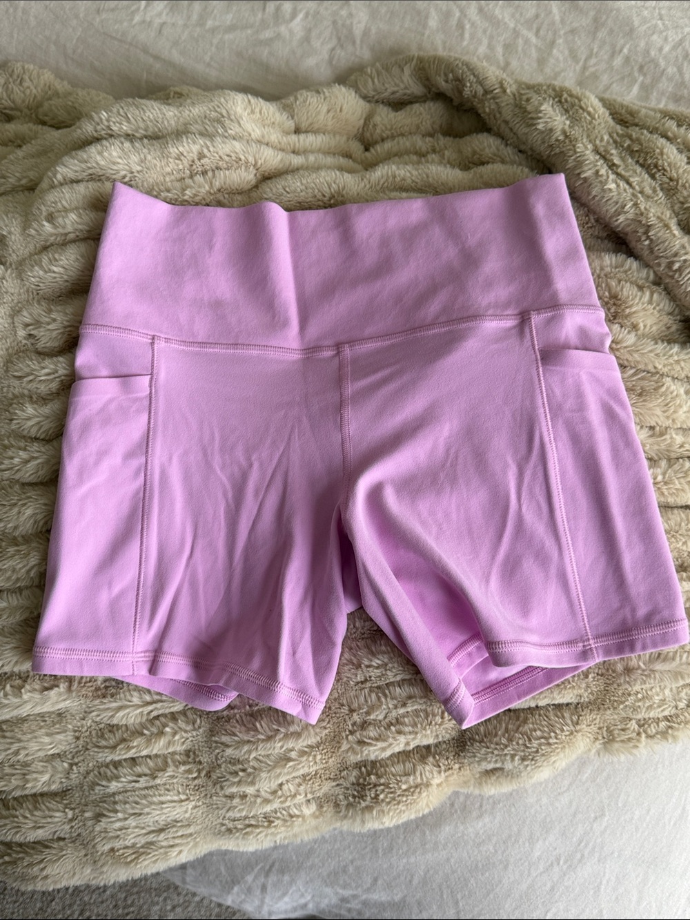 Athleta Salutation Stash Pock 5” Short